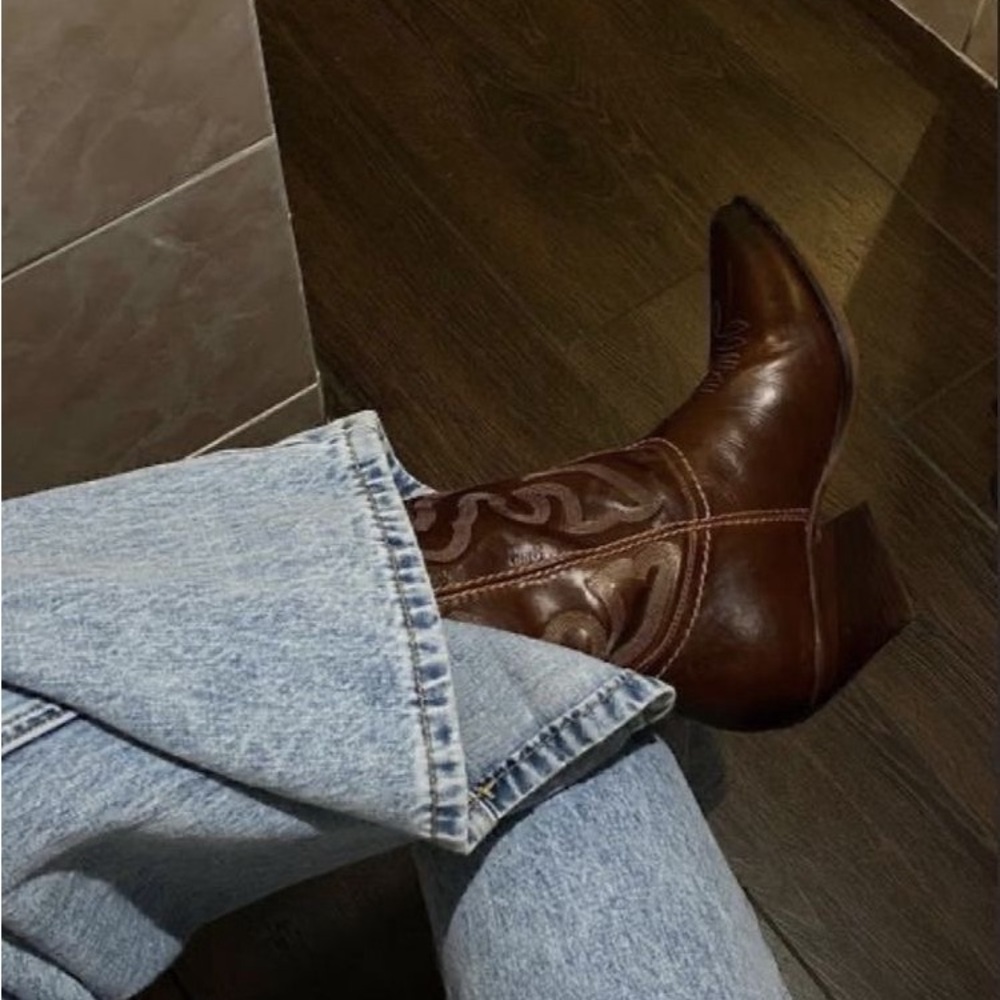 SOLD❌
Dan Post Tony Lama Brown Leather Cowboy Boots